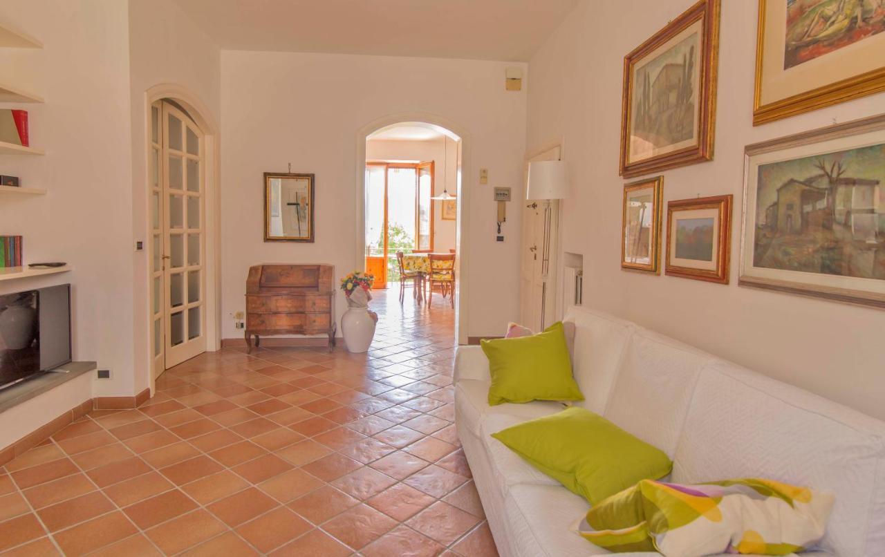 Appartamento Donella Con Parcheggio Privato San Gimignano Bagian luar foto